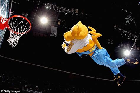 Nuggets Mascot Collapse GIF: How It Became an Instant Classic